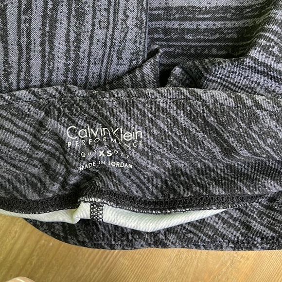 Calvin Klein Yoga Leggings.  Size XS - Picture 4 of 11